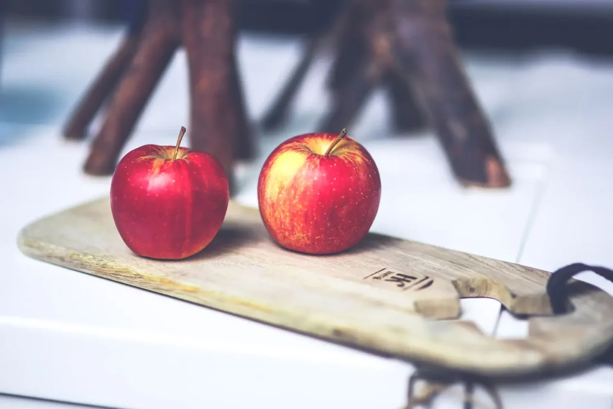 Domowy mus jabłkowy – doskonały dodatek do ciast i deserów
