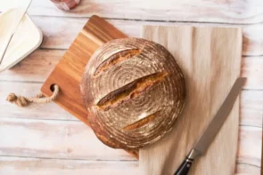 Jak zamrażać chleb, by był długo świeży?