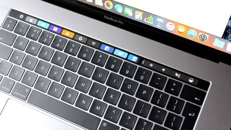 MacBook Pro z Touch Bar i Touch ID