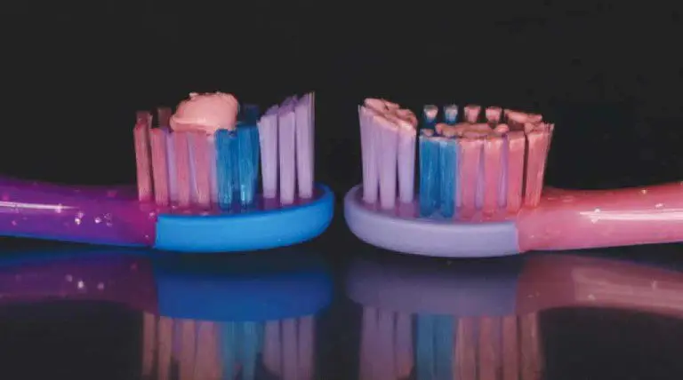 Mycie zębów - pasta do zębów